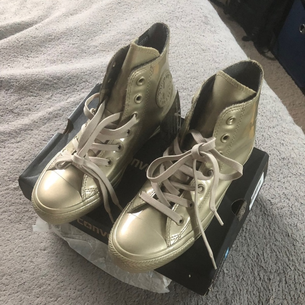 NIB Gold Converse